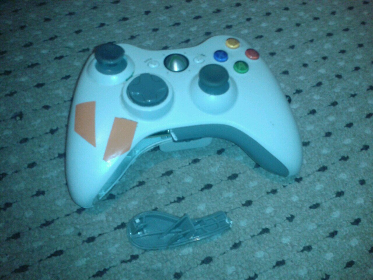 BeesonLiam's profile picture. As u see I play fifa. I follow back. And latenighter