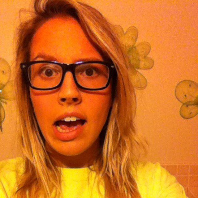 izcassieooo's profile picture. in a constant state of confusion