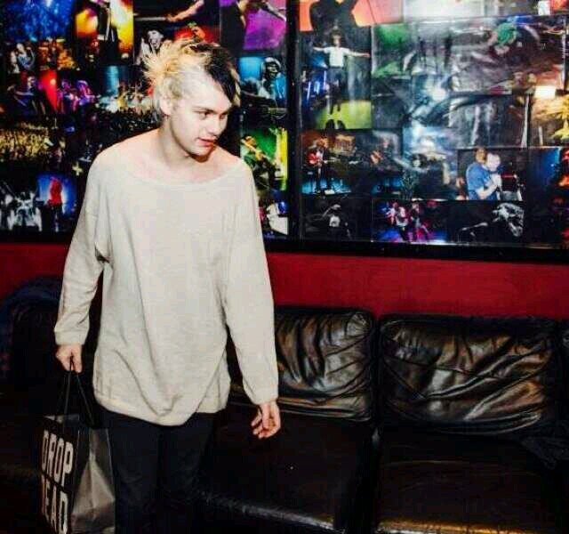 michaelwuldateu's profile picture. Because you're absolutely perfect