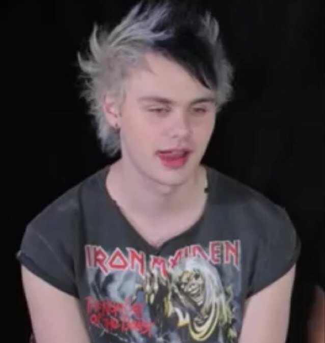 Hiii go follow @clifforcondom plssss ask for a follow back ily