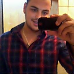 meu irmãozinho, eu te amo muito muito você é uma pessoa que eu confio de olhos fechados espero nunca perde sua amizade de 8 anos ja , te amo bobo ! p . @b_iiaah