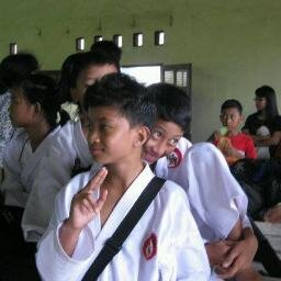 Ari_Valdista's profile picture. Atlet Karate (Bushido Lemkari) Yunior 2013 Kelas 45 KG ,Bassis,Gitaris ABADI Band SMP AL-AZHAR 3,Anggota OSIS