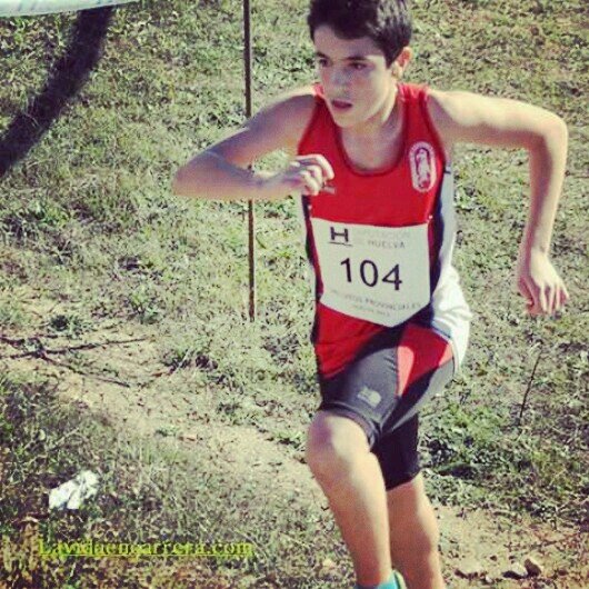 07-12-00. Atleta del Atletismo Curtius. Cada entrenamiento estoy mas cerca de ganar,lo sé Mis compañeros los mejores, gracias Curtius