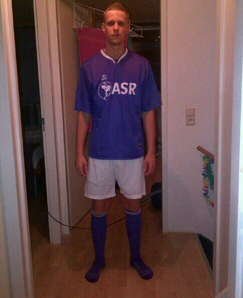 ASR is een jong zaalvoetbal team en spelen zaalcompetitie van BVV Bdrecht 

http://t.co/XztU36xO