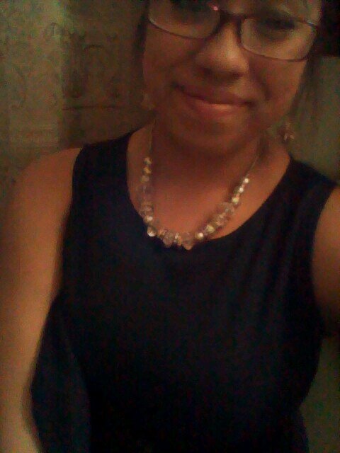 17... GatewayHighSchool... Puertorican.... Singer...Christian...  kik: heythere_itsangiee