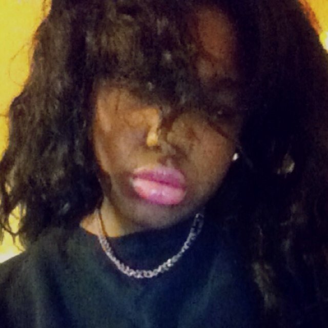 - Young CHICK just trynna make it OUT The HOOD ❤..