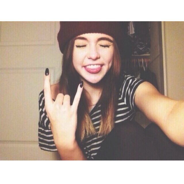 DON'T FOLLOW ME BUT FOLLOW @drewsallbad THANKS