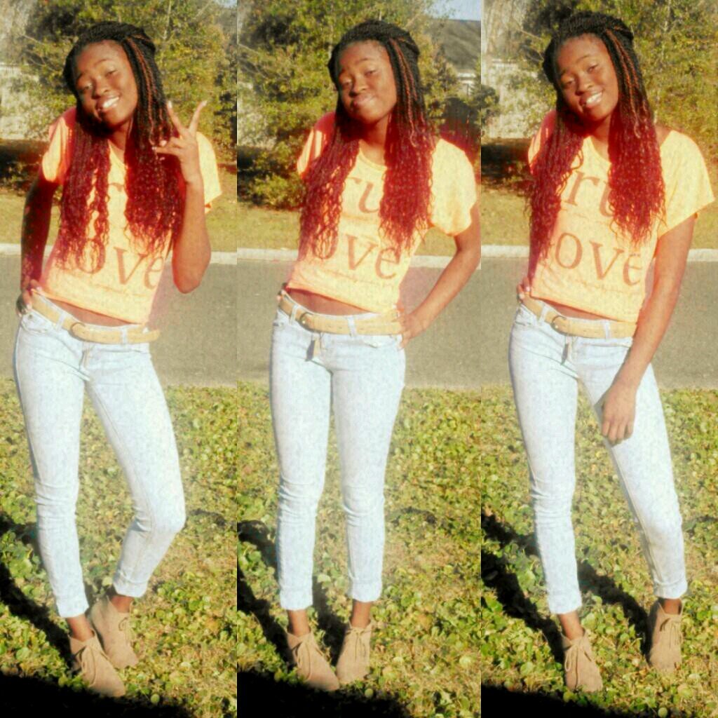 Ahhh There's. alottt about mee I'm weird.  funny. jokey. nice. respectful.  ETC. what can I say I'm jus Simplyyy Jadaa