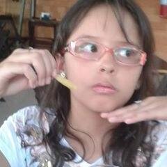 Sou uma barbie, linda e abosluta. Quero fazer um filme de princesa com sombra lilás porque eu acho legal