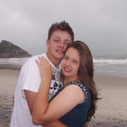 Amo minha familia e meu namorado  Maicke ♥♥.... Graças a Deus sou muito feliz.. por tudo que tenho!