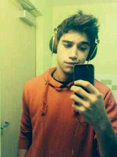 Dedicated to those 5 aussies who saved my life,known as Janoskians. Hoping that 1 day i'll meet Janoskians,JB,1D,Demi Lovato,5SOS and Austin Mahone :)