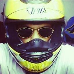 Die Hard Rider | Filmmaker | Photographer | Also @pistonhearted | https://t.co/GubmhuKZ3S