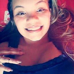 uma garotinha que te encantaa s2 ! não importa de onde é chega!eu chego arrasando