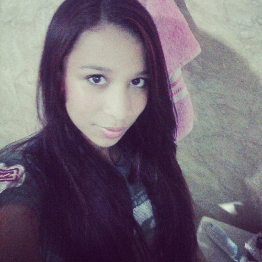 sou fã de demi amo ela  ou seja lovatic e amoooooooo o meu justin Timberlake e acho a Ariana Grande uma fofa!!!!!3