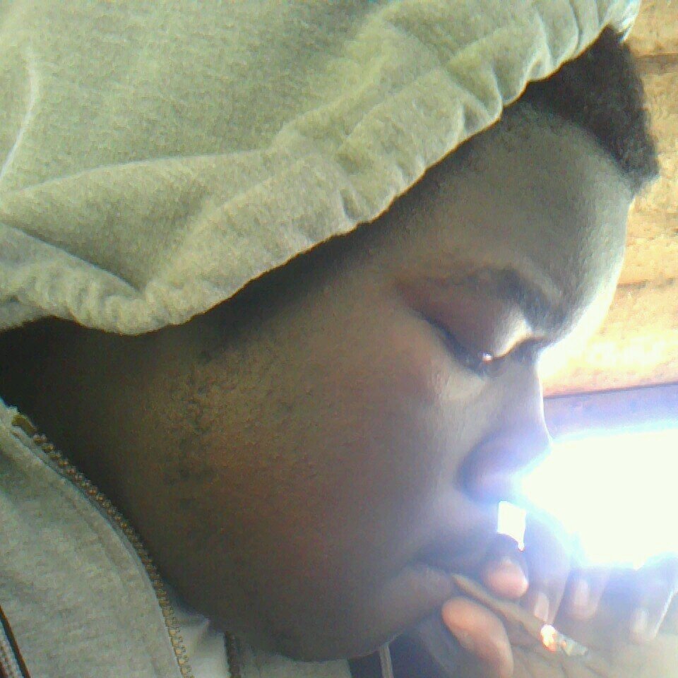 livin my life smoking my ass off and im always with my wife @danyellecampbel 10/19/12