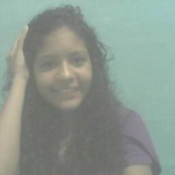 soy morena ojos marron oscuro cabello castaño oscuro no muy alta y soy muy divertida cuando quiero