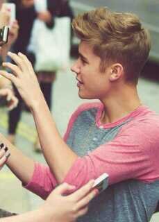 ilove Justin bieber 1D&Am&friends&my family