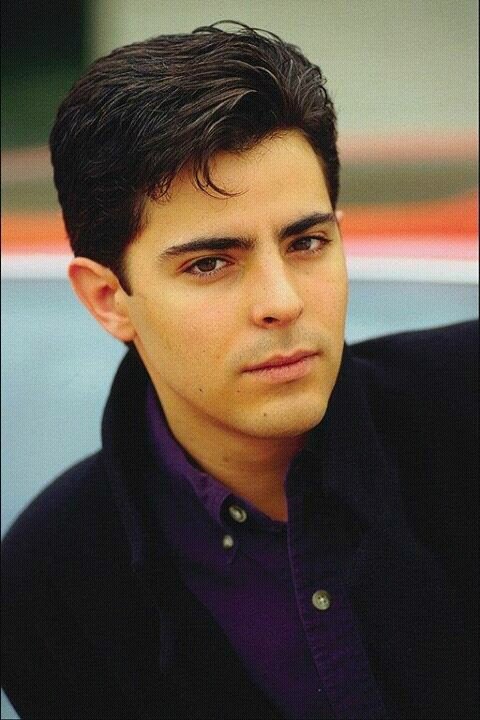 vecira's profile picture. 