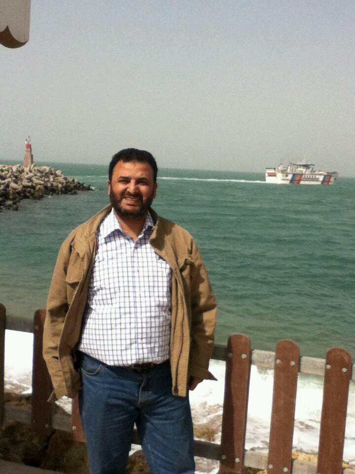مصري سكندري أتذوق الشعر  وأعشق البحر واحب الحرية واكره الظلم

إن نفسا لم يشرق الحب فيها هي نفس لم تدر ما معناها 
أنا بالحب قد قد عرفت نفسي و بالحب قد عرفت الله
