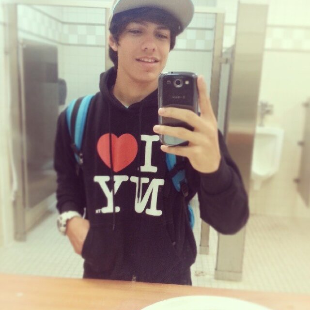 My names Anthony. I like parties, tacos, animals, good humor, sarcasm and my girlfriend Becca.