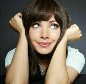 Im Ksenia but you can call me Kenzi {Not New To RP} Get To Know Me I'm Wierd *single*
