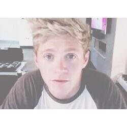 Im sorry if I say, I need you. But I dont care, Im not scared of love. {bands || Youtubers || Ed || Lana}