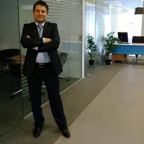 İnsan olduğunuzu hatırlayın. Geriye kalan her şeyi unutsanız da olur..