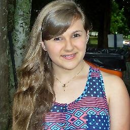 loira,olhos castanhos,tricolor e amo tocar violão!