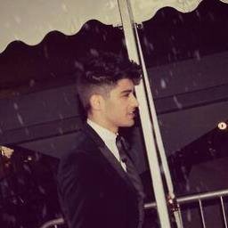 I am DIRECTIONER :3 i am from SLOVENIAAAAAAAAAAA :))
Zaaaaaaayn follooooow meeeeeeeeee pls :))*