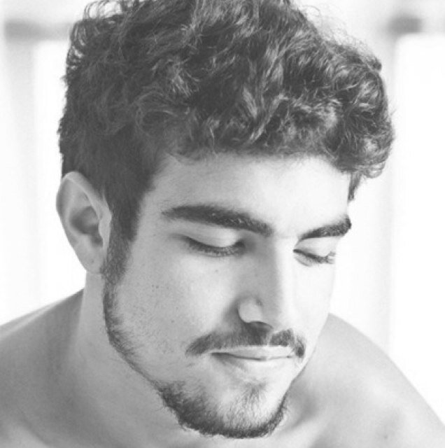 ''O sorriso mais lindo,o olhar mais sincero,o meu porto seguro,a pessoa mais linda do mundo @CaioCastanheira '' Since: 07/12/13