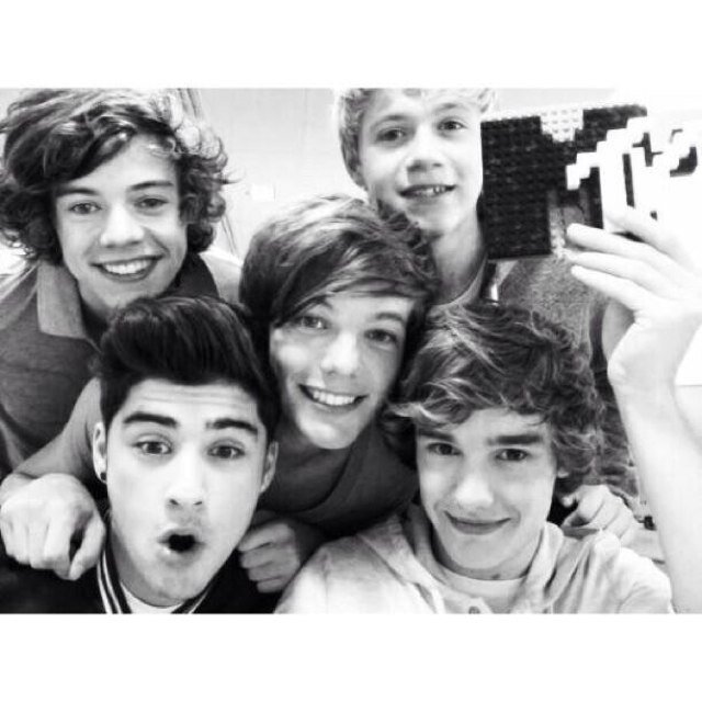 follow @darkchocoliam ☺️