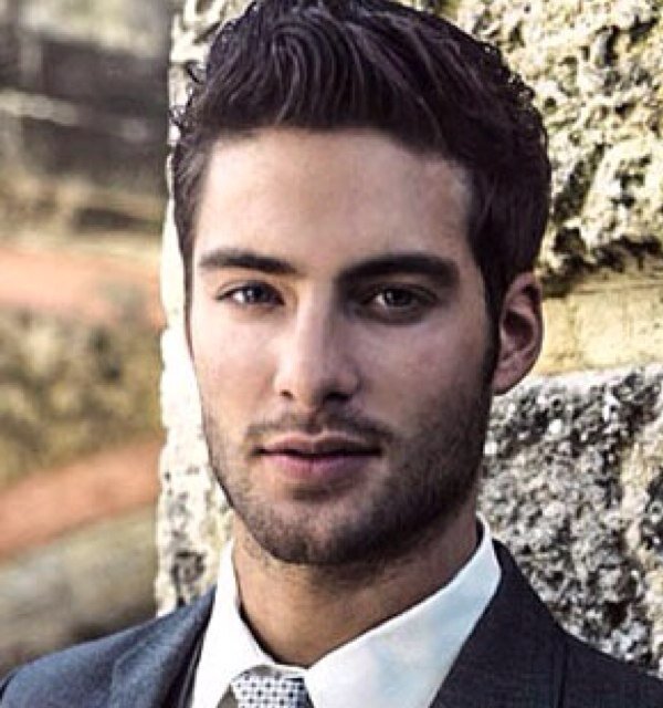 JulianStyles3's profile picture. My mom is @FakingTaylorM and dad is @marcel_wax ~married to @Naomi_Hope_ ~ 18~ @Coltonstyles is my son ~ @NoelleAliza is my daughter~