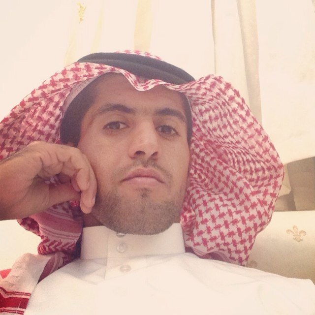 من ٱسبآب الھيبہ قلۃ الگلاام ˛ ۅمن اسبااب الجماال كثرة الإبٺساامہ : فكن جميلاً ذو ھيبہ.