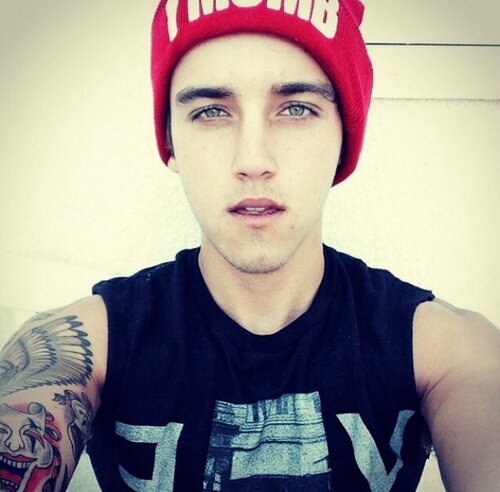 Je t'aime Beau Peter Pan Brooks♡ Its in french because its more romantic okay lol Beau is hilar! *pop a trace*♡