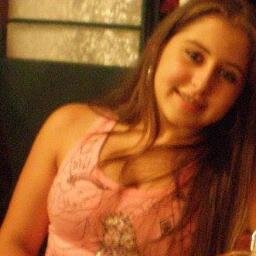 Ouse, arrisque, não desista jamais e saiba valorizar quem te ama.E quanto ao resto,bom,ninguém nunca precisou de restos para ser feliz ' .