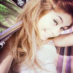 Sim sou fã da Marinna gostosa, diva, perfeita , meiga e ver o sorriso dela melhora meu dia