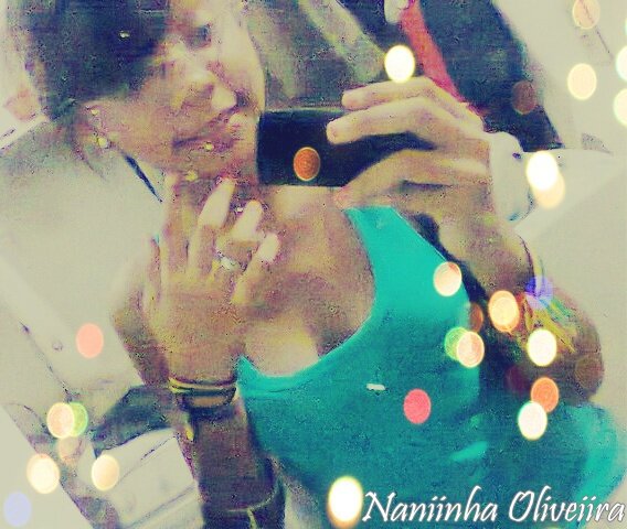Eu Amo Muiiito Pollo,Amo Muiito Pacia Com os Meus Amigos,Ih Claro Tá Perto Da Minha Familia....^^' Iiih Namorado