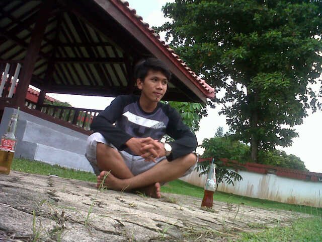 Robbybhundel's profile picture. Aku bukan lah yang terbaik,tapi salah satu diantaranya ╭( '̀⌣'́ )ง