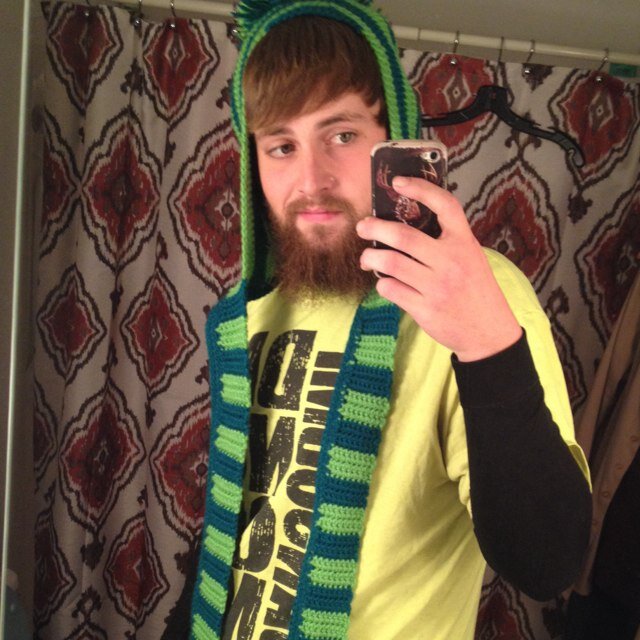 21 years old, pretty average guy. I like to hunt, fish, work on cars, drive fast, and anything that involves being outdoors. Kik me @pinheadkid