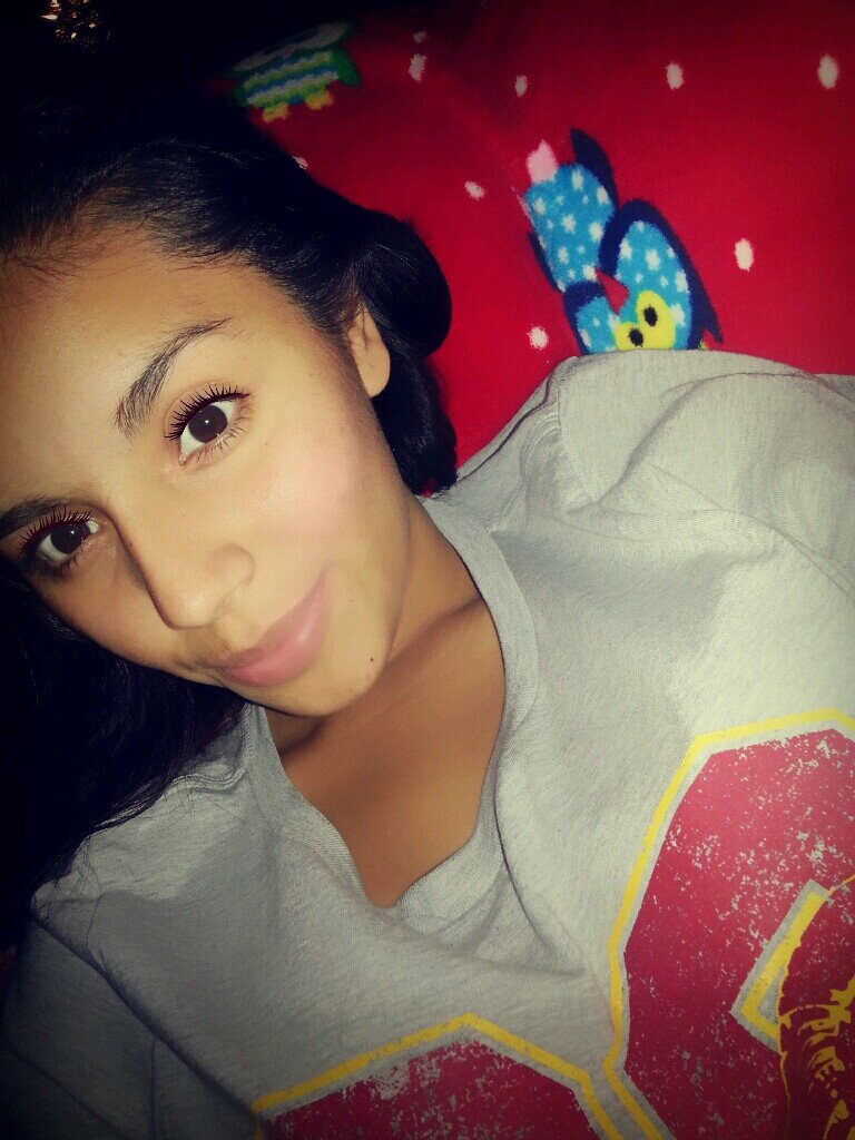 babiekareen's profile picture. 19. Friendly. Taken ♥ Jonathan Hernandez ♥