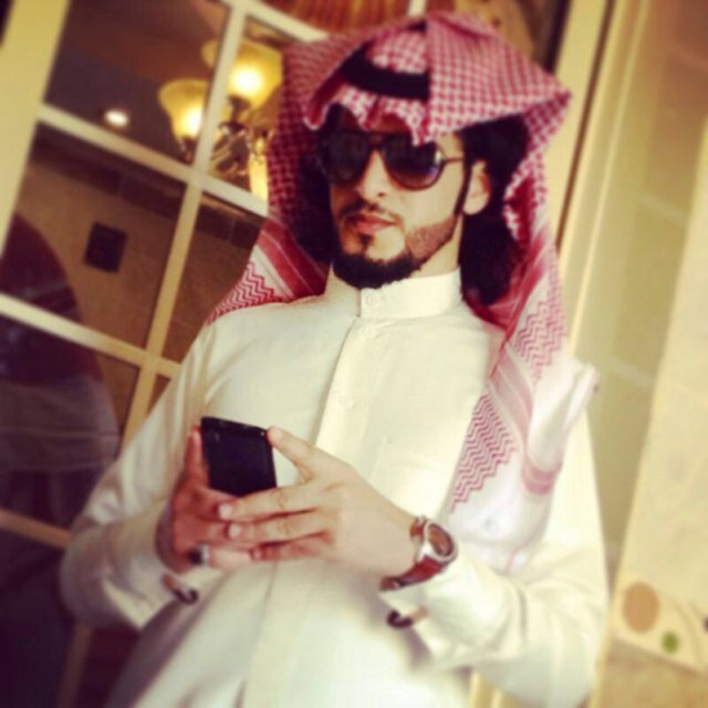 وإن مر ليل الحنين وجدد أحزانك تذكّر إني أحبك وإمسح دموعك ) ♡