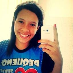 Muito feliz, pelos amigos que tenho, família e a fé que tenho em Deus ♥