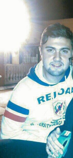 Chico pacense. Cariño, perdono pero no olvido, sincero al 100%, amante de las bicis y sobretodo de las chicas. No te calles las cosas y dime la verdad ;)