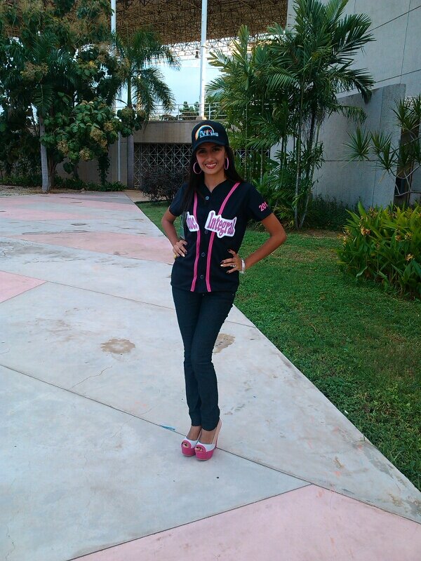 Guerrera de la vida♥ Amante de la vida y de Dios 
Soy Feliz por lo que soy 
Lcda.Educación Integral
Abogada en formación en un país sin leyes