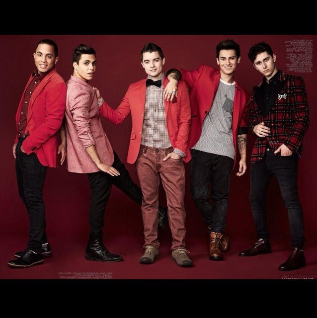 Fan of @itsmidnightred! Anonymously compliment a fellow redhead by DMing this account!