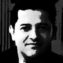 Jornalista (graduado), webmaster, fã do AC/DC. Apaixonado pela fotografia e o meio ambiente.