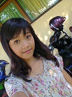 lalui hidup dgn senyuman.
 Keep smile :)