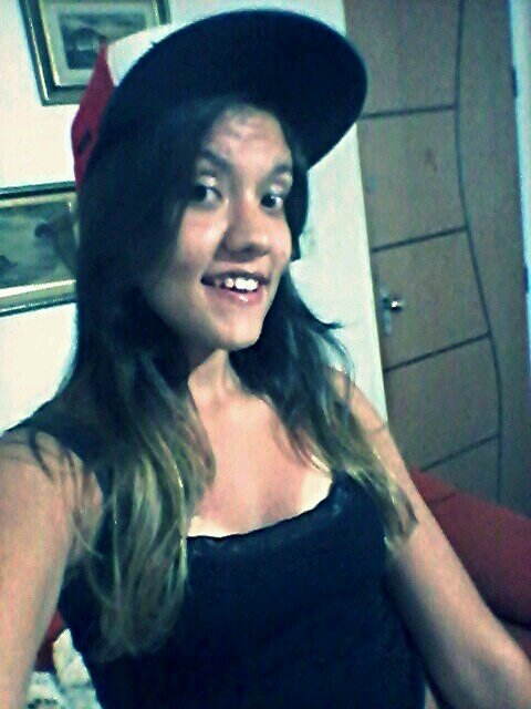 Sou isso hoje... amanhã, já me reinventei.
Reinvento-me sempre que a vida pede um pouco mais de mim.