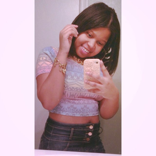 Single :) . Idgaf about nothing my dreams . Time to get rich