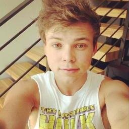 FREE FOLLOW FROM @ILLUMINATICALUM ! PLS FOLLOW ME BC IM LAME THANK YA THANK YA
